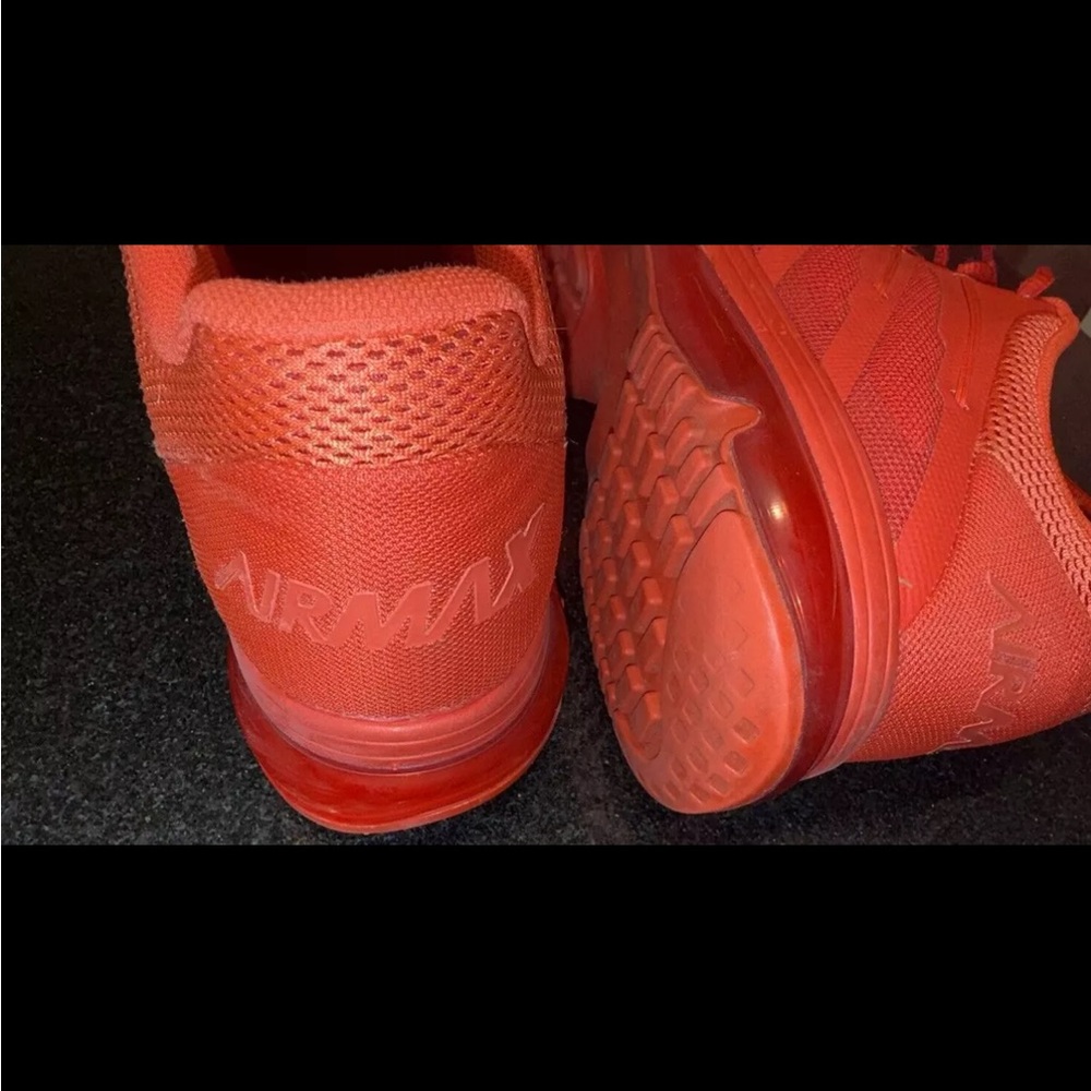 Nike Air Max Men’s Athletic Shoes Triple Red Size 13 - Picture 4 of 5